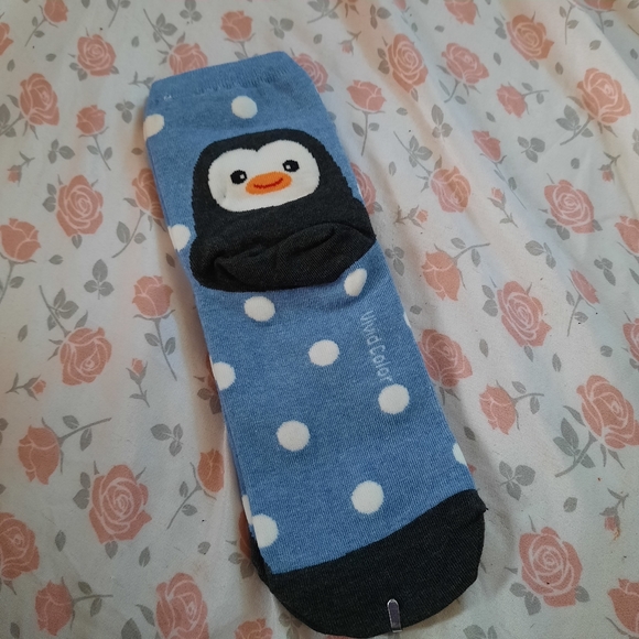 Kawai Cute Pair of Penguin Socks - Picture 2 of 3